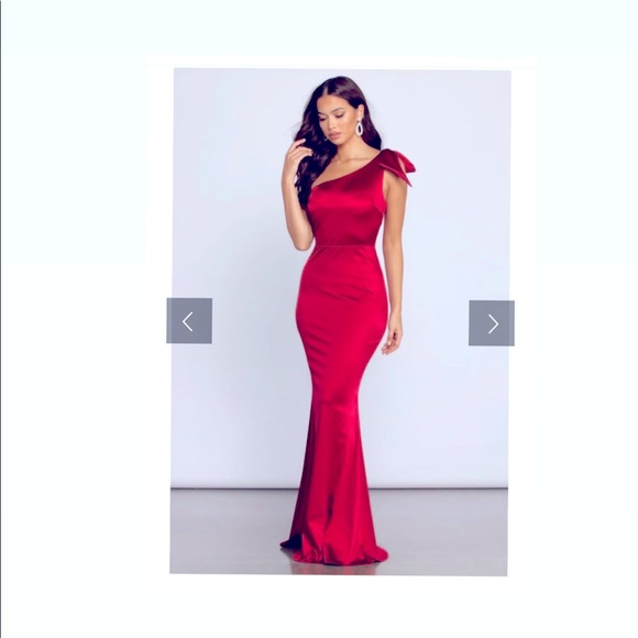 Dress - Picture 1 of 4